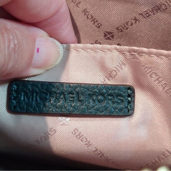 NWT Michael Kors Jet Set Charm Wristlet - Picture 8 of 9